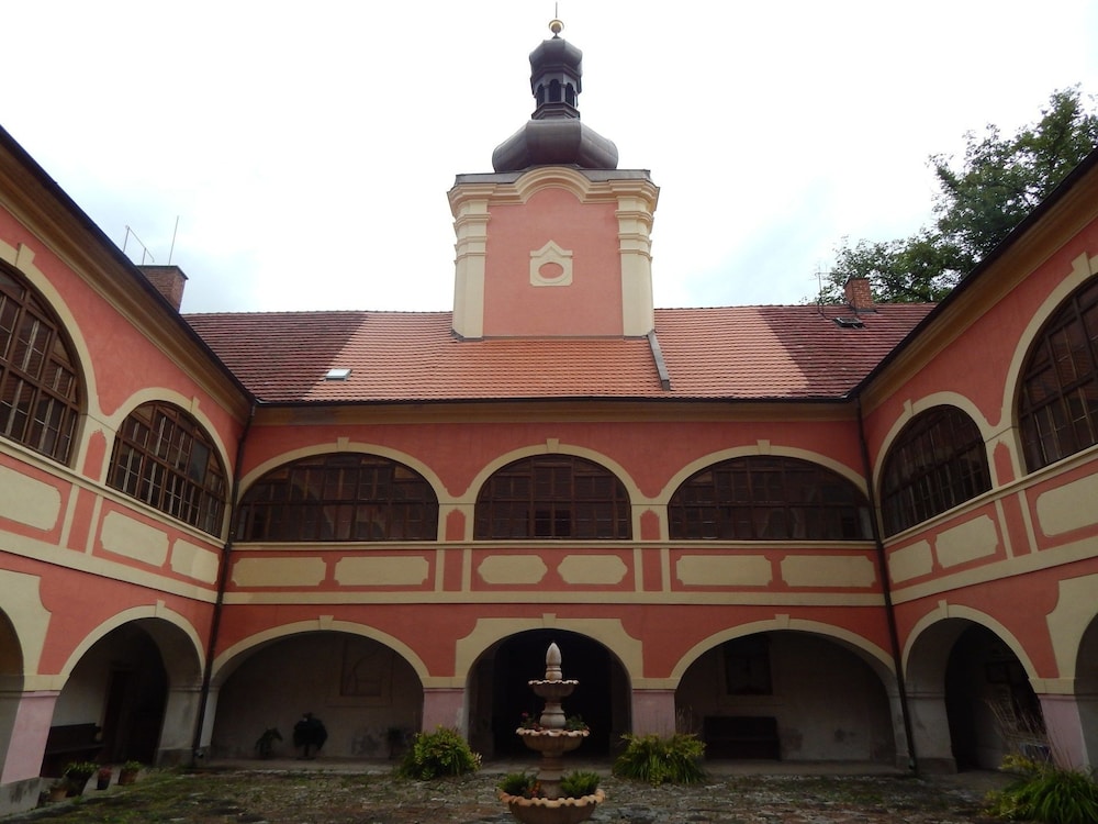 penzion zamek lesany