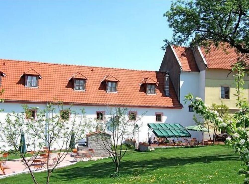 penzion zamek lesany