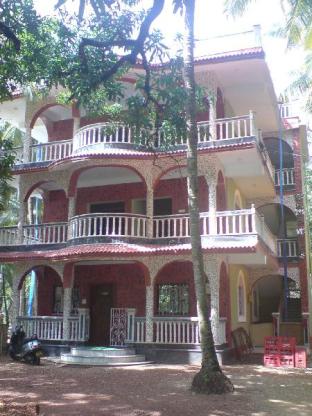 Mama Mids Home,Morjim>>Goa,3 star