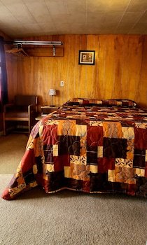 silver moon motel and suites