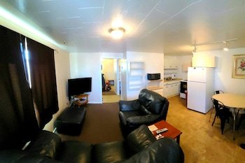 silver moon motel and suites