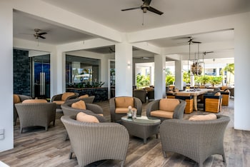 delfins beach resort bonaire tapestry collection by hilton