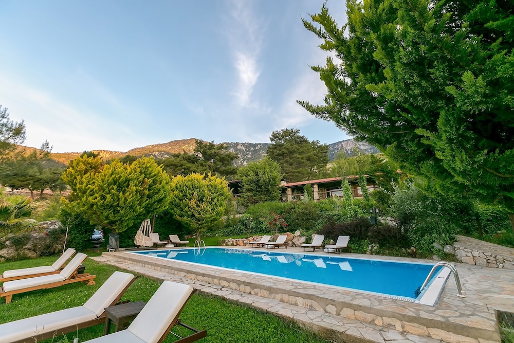 olympos mountain lodge