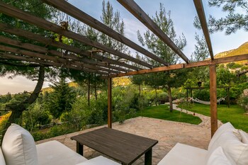 olympos mountain lodge