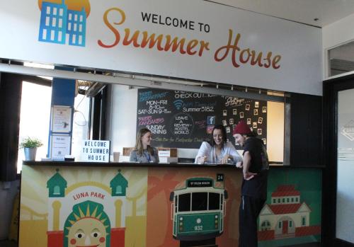 summer house backpackers melbourne