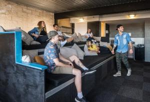 summer house backpackers melbourne