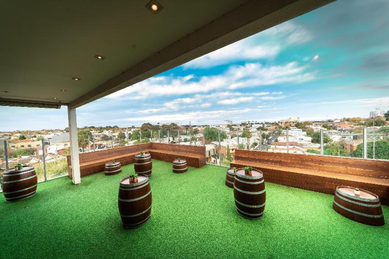 summer house backpackers melbourne
