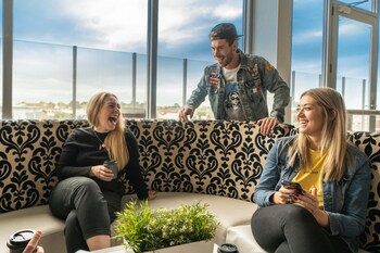 summer house backpackers melbourne