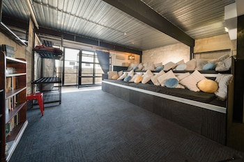 summer house backpackers melbourne