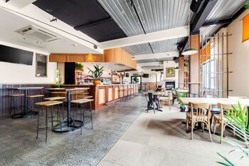 summer house backpackers melbourne