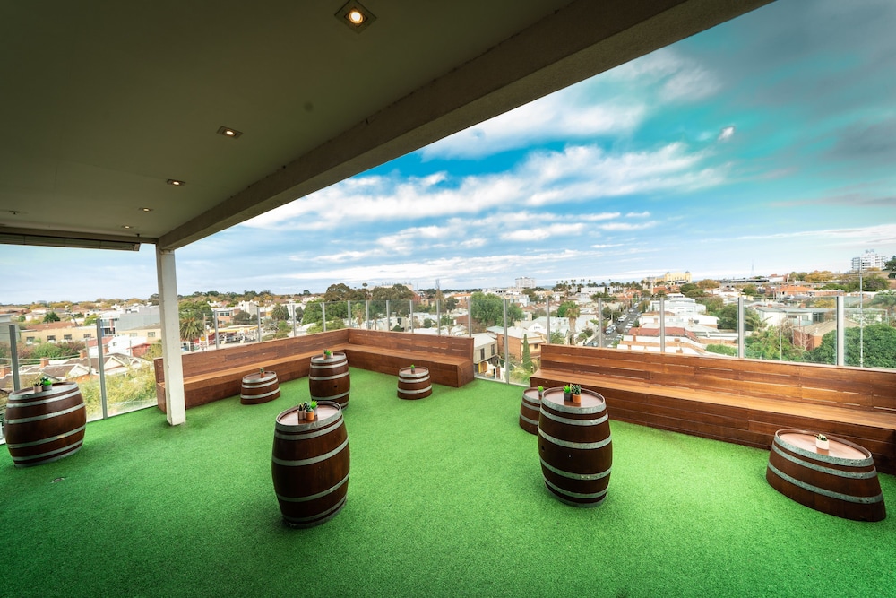 summer house backpackers melbourne