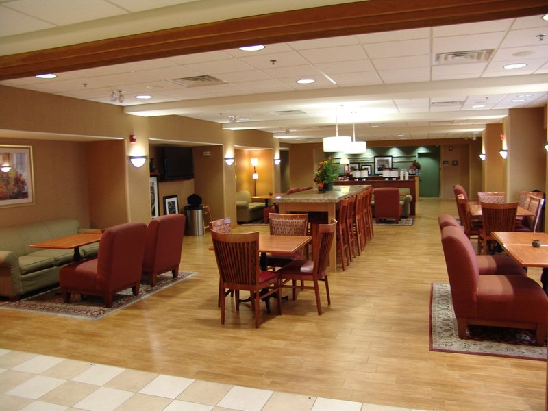 hampton inn garden city