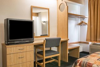 Days Inn By Wyndham Flint/Bishop International Airport,Flint Township>>Flint,2 star