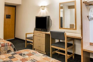 Days Inn By Wyndham Flint/Bishop International Airport,Flint Township>>Flint,2 star