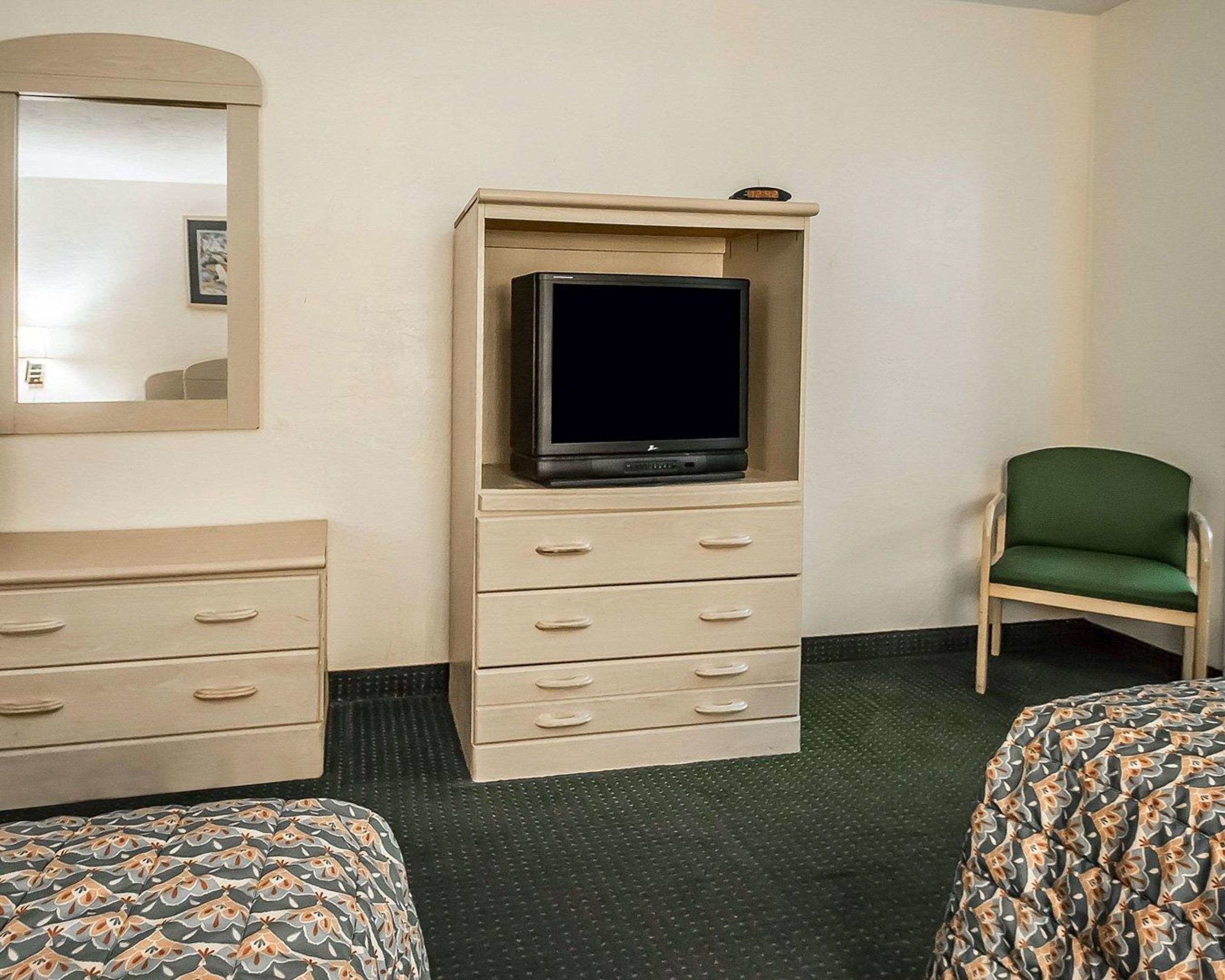 rodeway inn gainesville university area