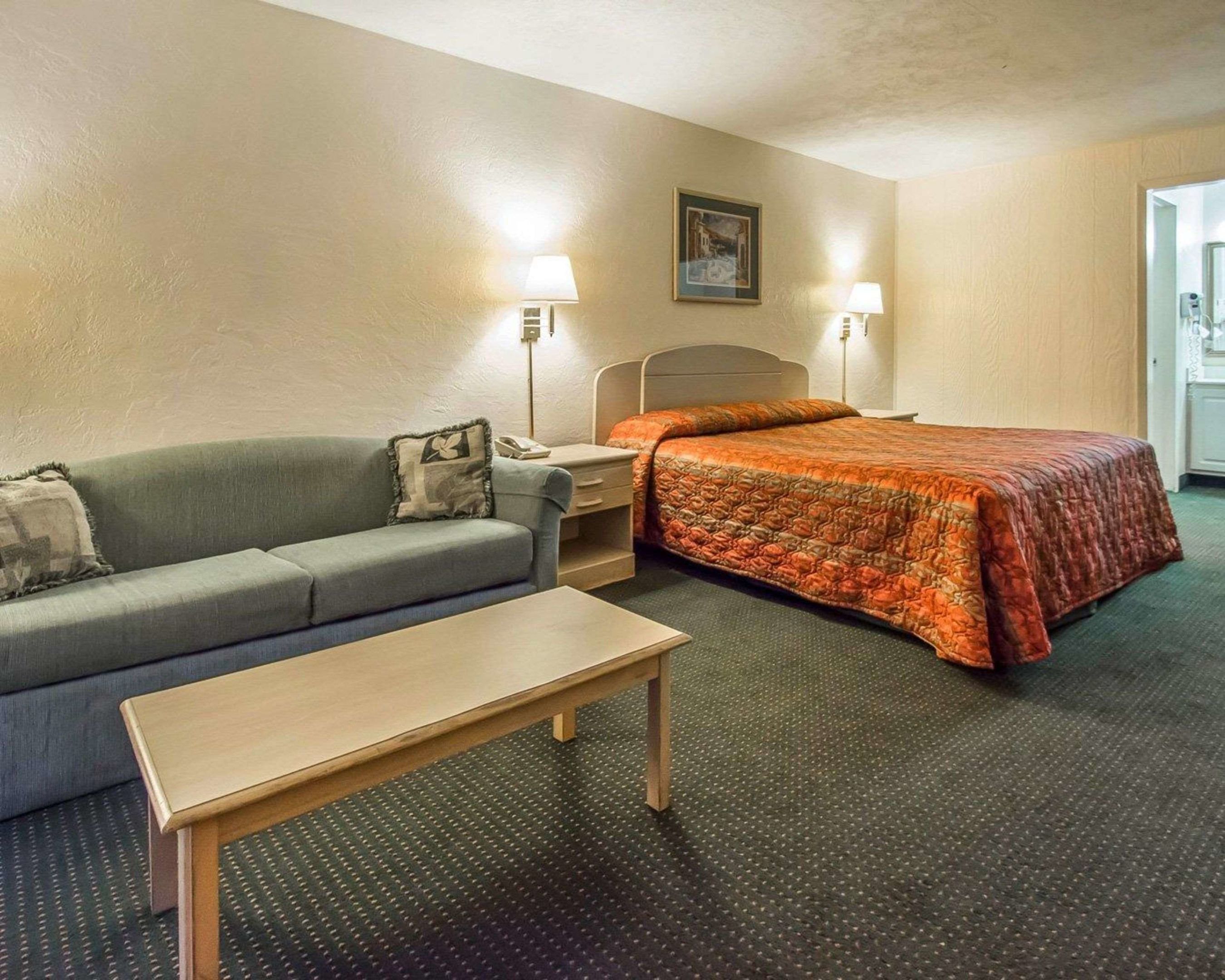 rodeway inn gainesville university area