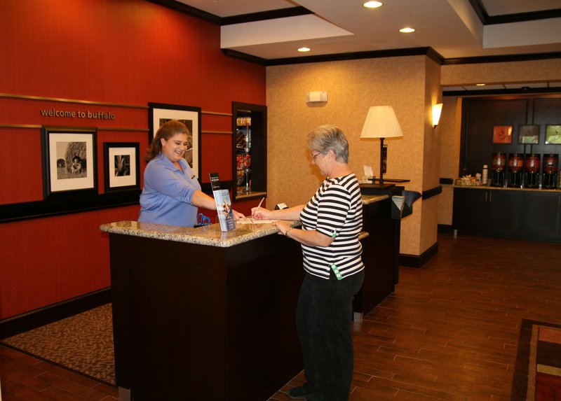 hampton inn and suites buffalo