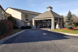 Baymont By Wyndham Belleville Airport Area,Detroit>>Belleville,2.5 star