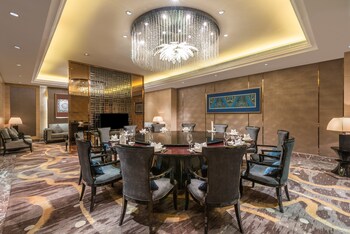 Crowne Plaza Lanzhou, An Ihg Hotel,Gansu>>Lanzhou,4.5 star