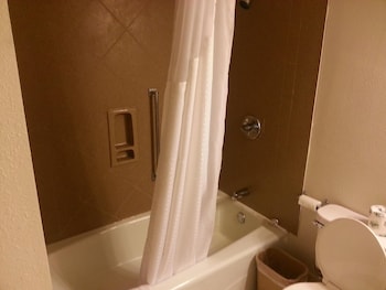 jackson hotel and convention center