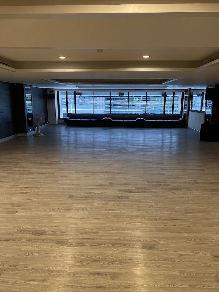 white palace bangkok