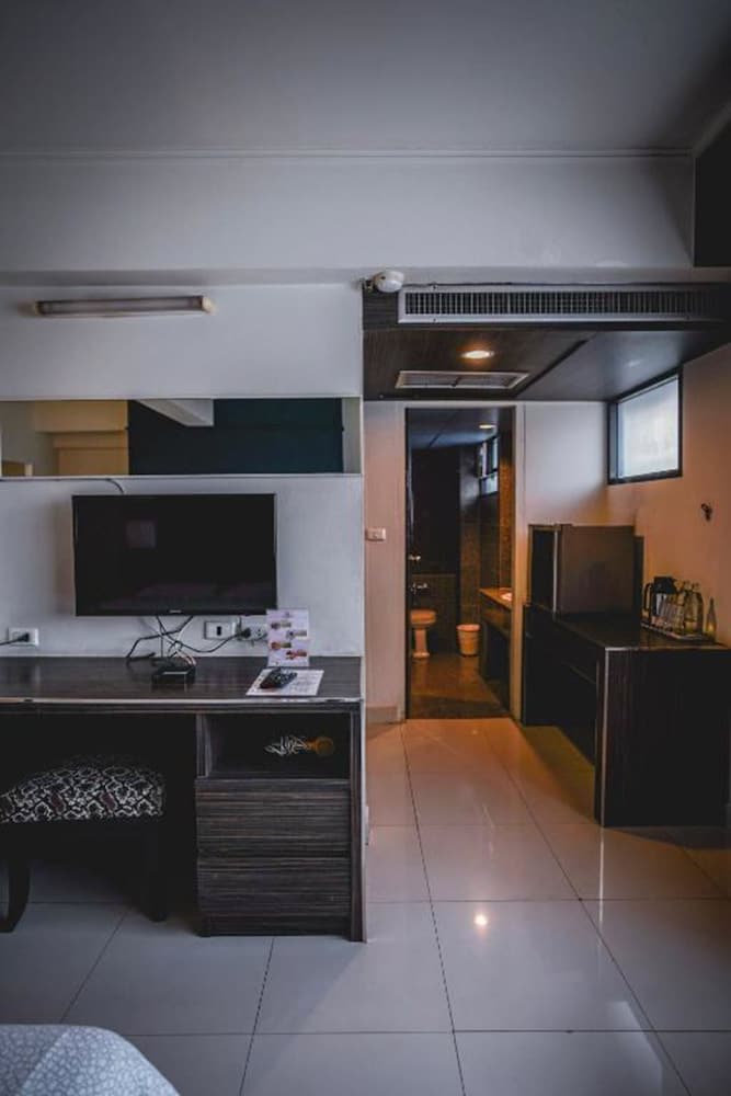 white palace bangkok