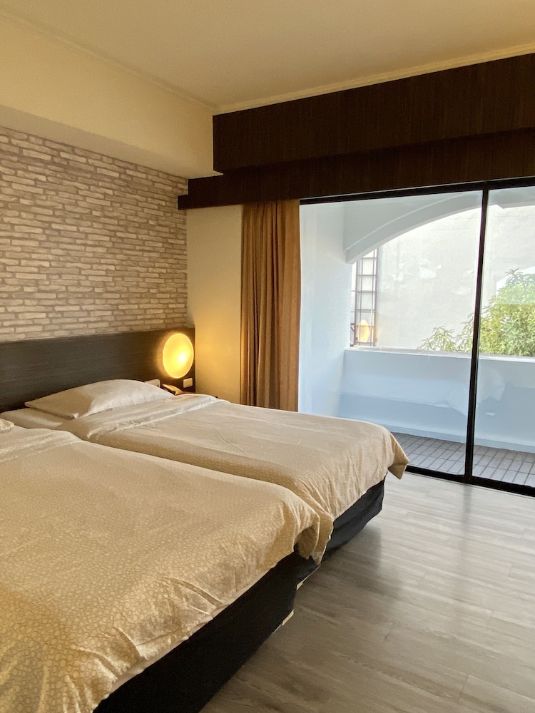 white palace bangkok