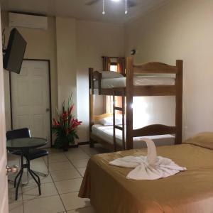 Ukinca Hostel,Daniel Flores>>Ballena,2 star