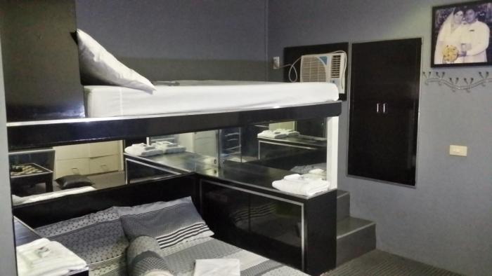 ervoruto hostel makati