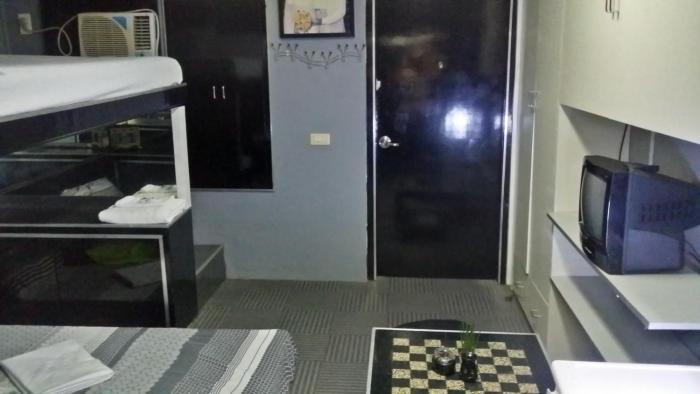 ervoruto hostel makati