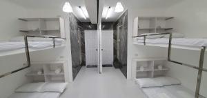 Ervoruto Hostel Makati,Near Ayala Center,2 star