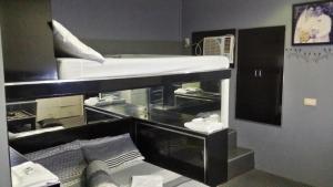 ervoruto hostel makati