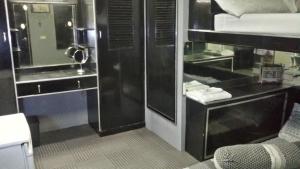 ervoruto hostel makati