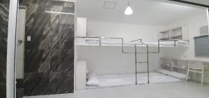 Ervoruto Hostel Makati,Near Ayala Center,2 star