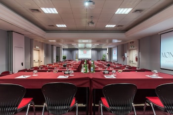 Montresor Hotel Tower,Castelnuovo Del Garda>>Bussolengo,4 star