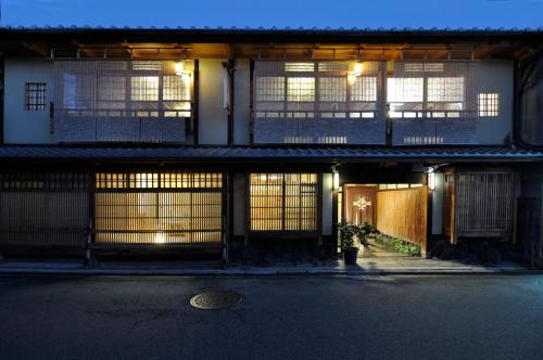 traditional kyoto inn serving kyoto cuisine izuyasu