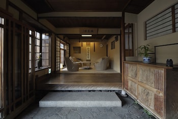 Traditional Kyoto Inn Serving Kyoto Cuisine Izuyasu,Osaka>>Kyoto,4 star