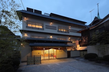 gion ryokan karaku