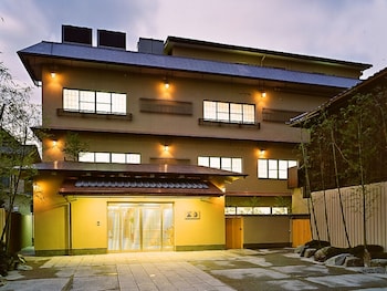 gion ryokan karaku
