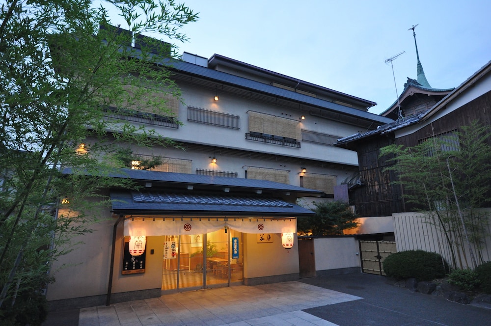 gion ryokan karaku