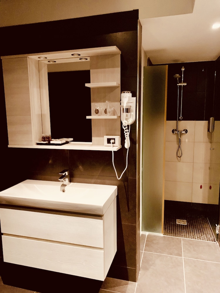 star hotel airport verona