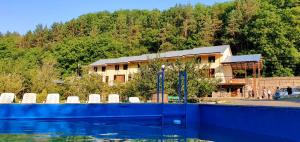 restland dilijan family hotel