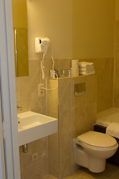 golden tree hotel