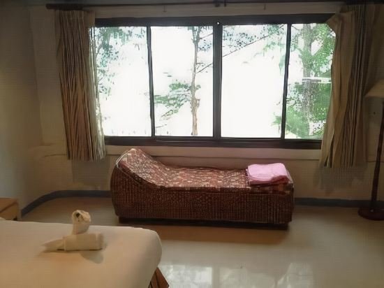 magic house hostel