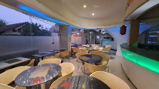 space hotel by papaho