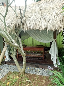 green bird villa