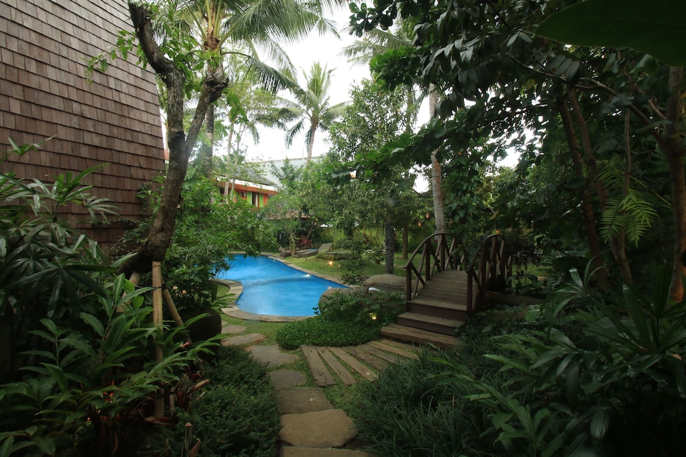 green bird villa