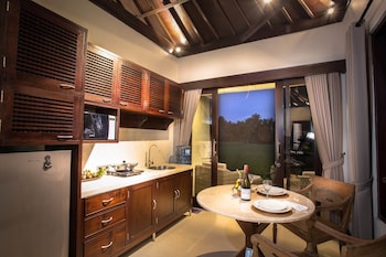 solo villas and retreat