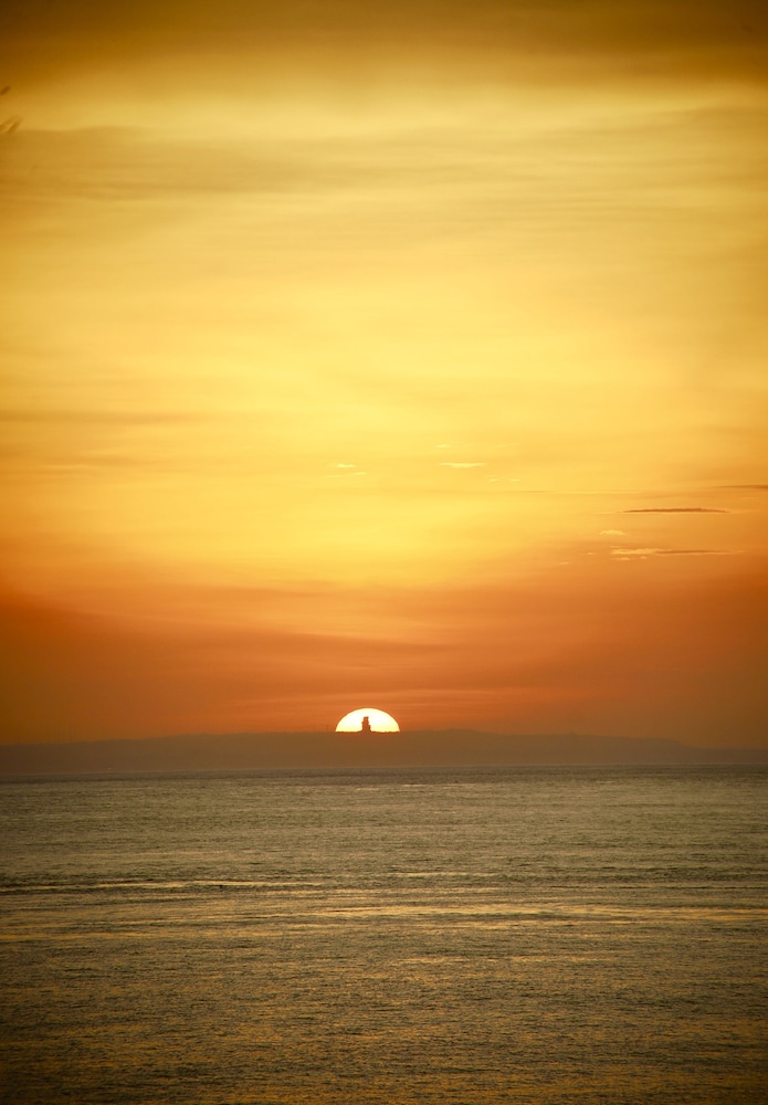 the palms ceningan hotel