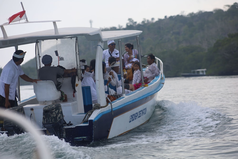 the palms ceningan hotel